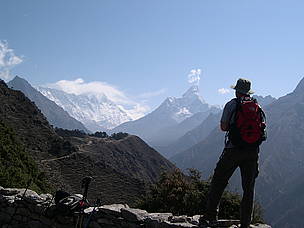 A trekker pauses on the trail to Mount Everest near Namche Bazaar, Nepal.
© Richard McLellan / WWF
© Richard McLellan / WWF